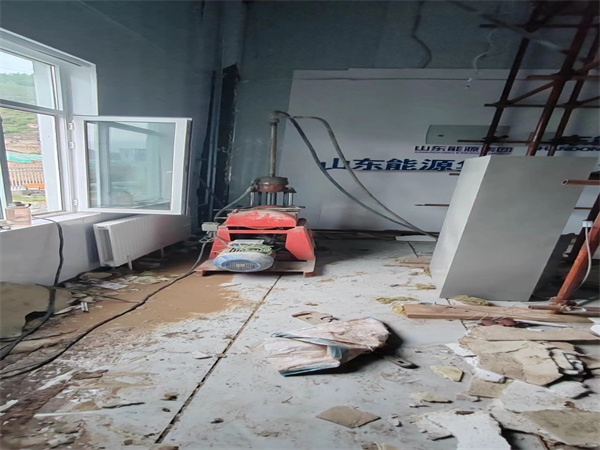 山城地基基础下沉墙体裂缝加固注浆顶升施工